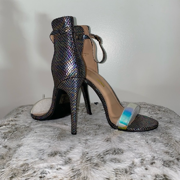 Heels - Picture 2 of 3